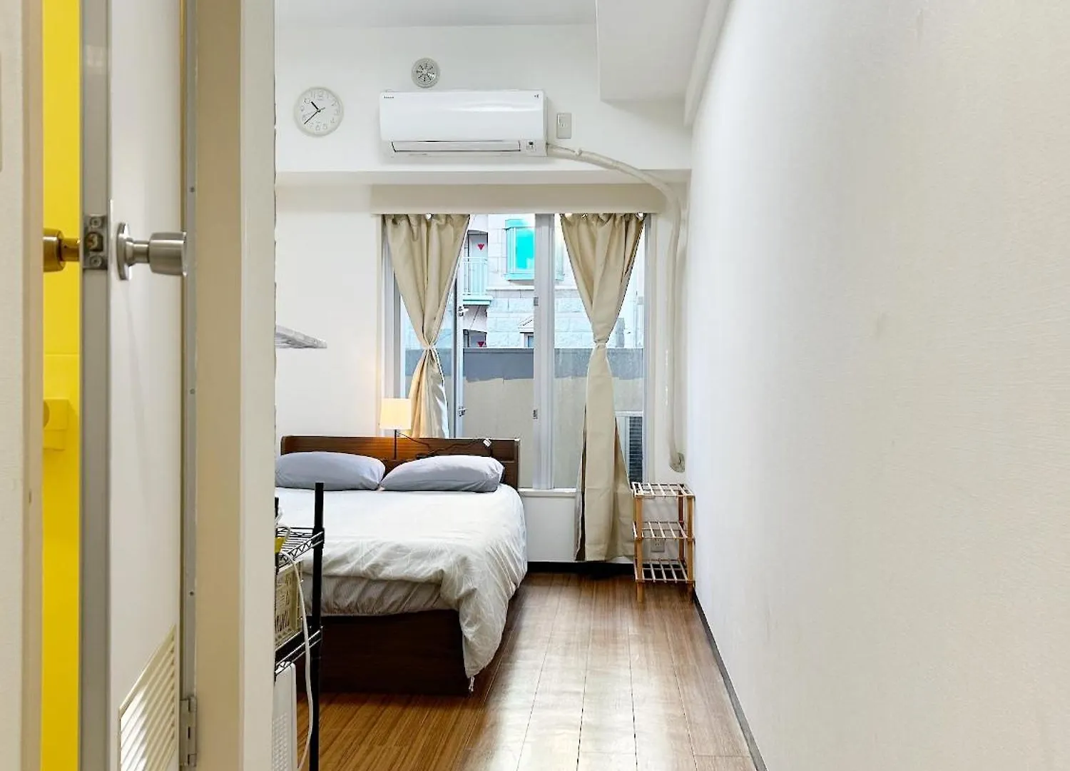 Shinjuku Center新宿中心! 3Min Walk From Subway最近地铁站3分! Shinjuku Kabukicho新宿歌舞伎! 著名连锁大型公寓!314 contacts