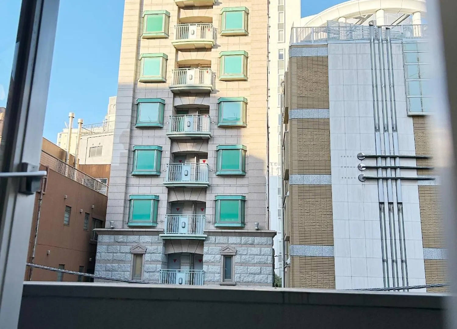 Shinjuku Center: Prime Location near Kabukicho Apartment Tokyo